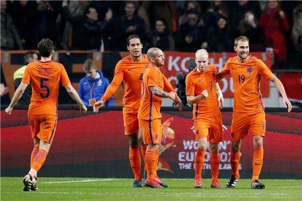 لاعبو منتخب هولندا