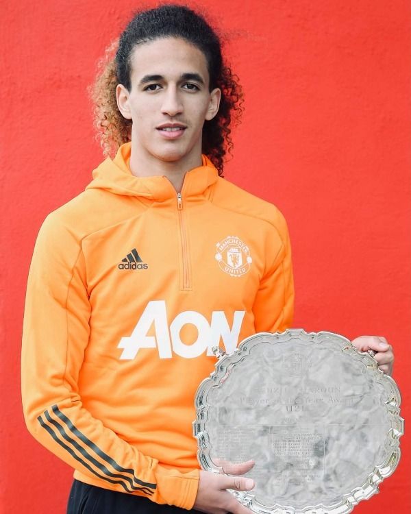 من تتويج حنبعل المجبري بالجائزة