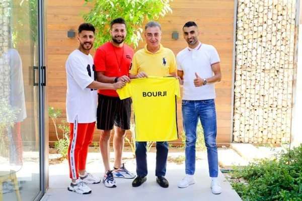 من تقديم اللاعبين