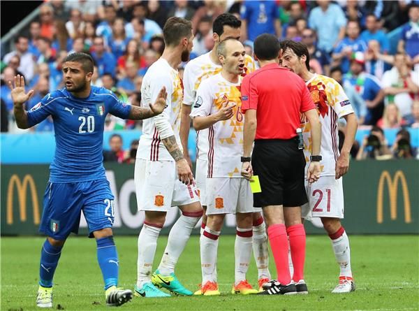 من مباراة سابقة بين المنتخبين