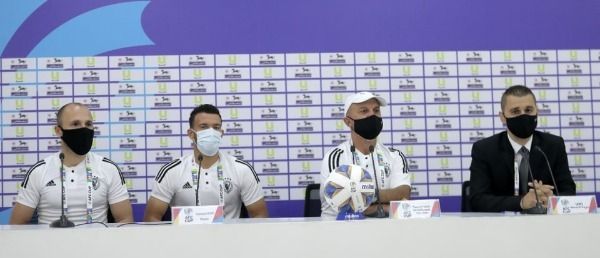 من المؤتمر الصحفي