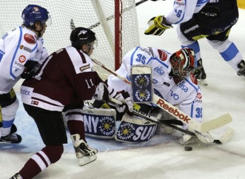 2011-04-072011-04-07t180758z_01_rig10_rtridsp_3_ice-hockey_reuters