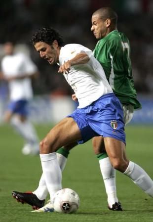 فابيو جروسو في احدى مباريات المنتخب الايطالي