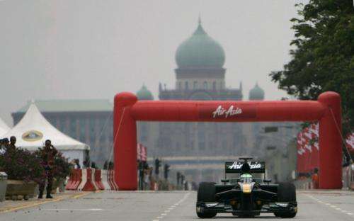 2011-04-022011-04-02t110237z_01_baz01_rtridsp_3_motor-racing-prix_reuters