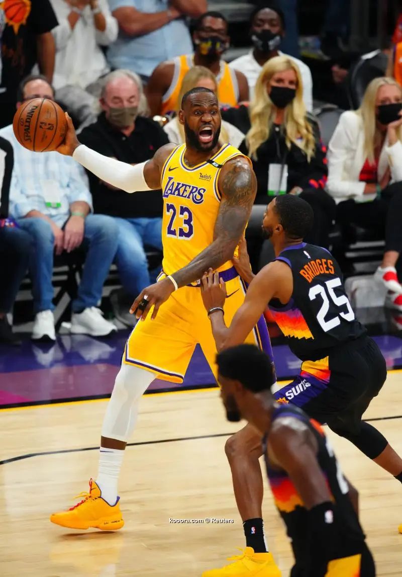 ?i=reuters%2f2021-05-26%2f2021-05-26t045338z_523904424_mt1usatoday16148228_rtrmadp_3_nba-playoffs-los-angeles-lakers-at-phoenix-suns_reuters