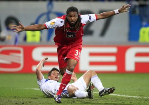 2011-04-072011-04-07t200324z_01_kie11_rtridsp_3_soccer-europa_reuters