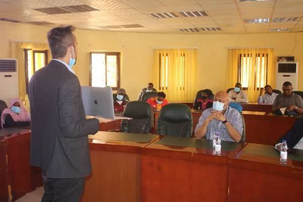 من الاجتماع