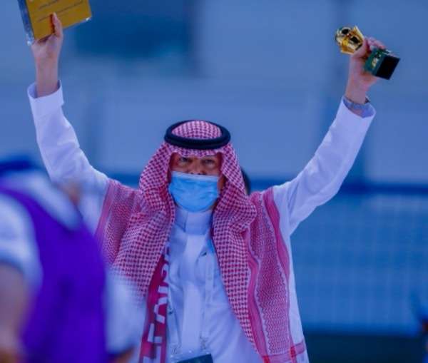 أثناء الاحتفال بالتتويج