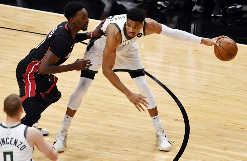 2021-05-28t001200z_1117402842_mt1usatoday16159010_rtrmadp_3_nba-playoffs-milwaukee-bucks-at-miami-heat_reuters