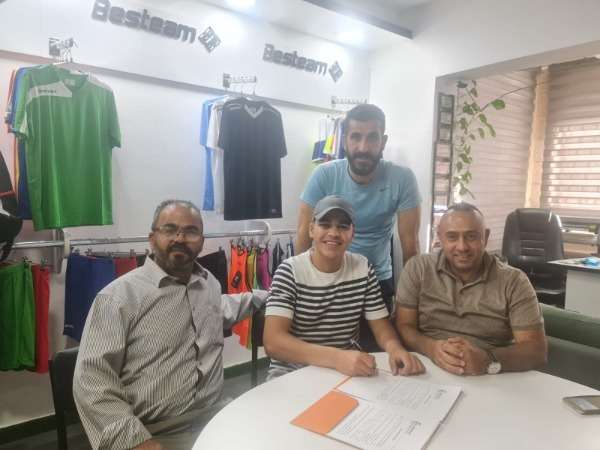 محمد صندوقة يجدد لهلال القدس