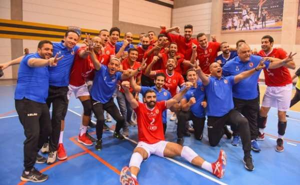 لاعبو الأهلي