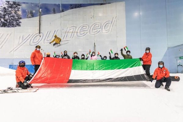 ممارسو التزلج في الإمارات