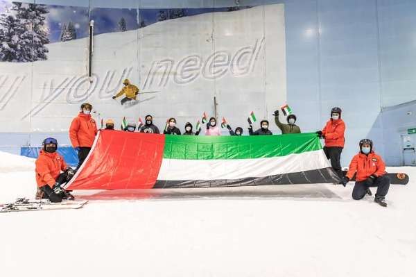 ممارسو التزلج في الإمارات