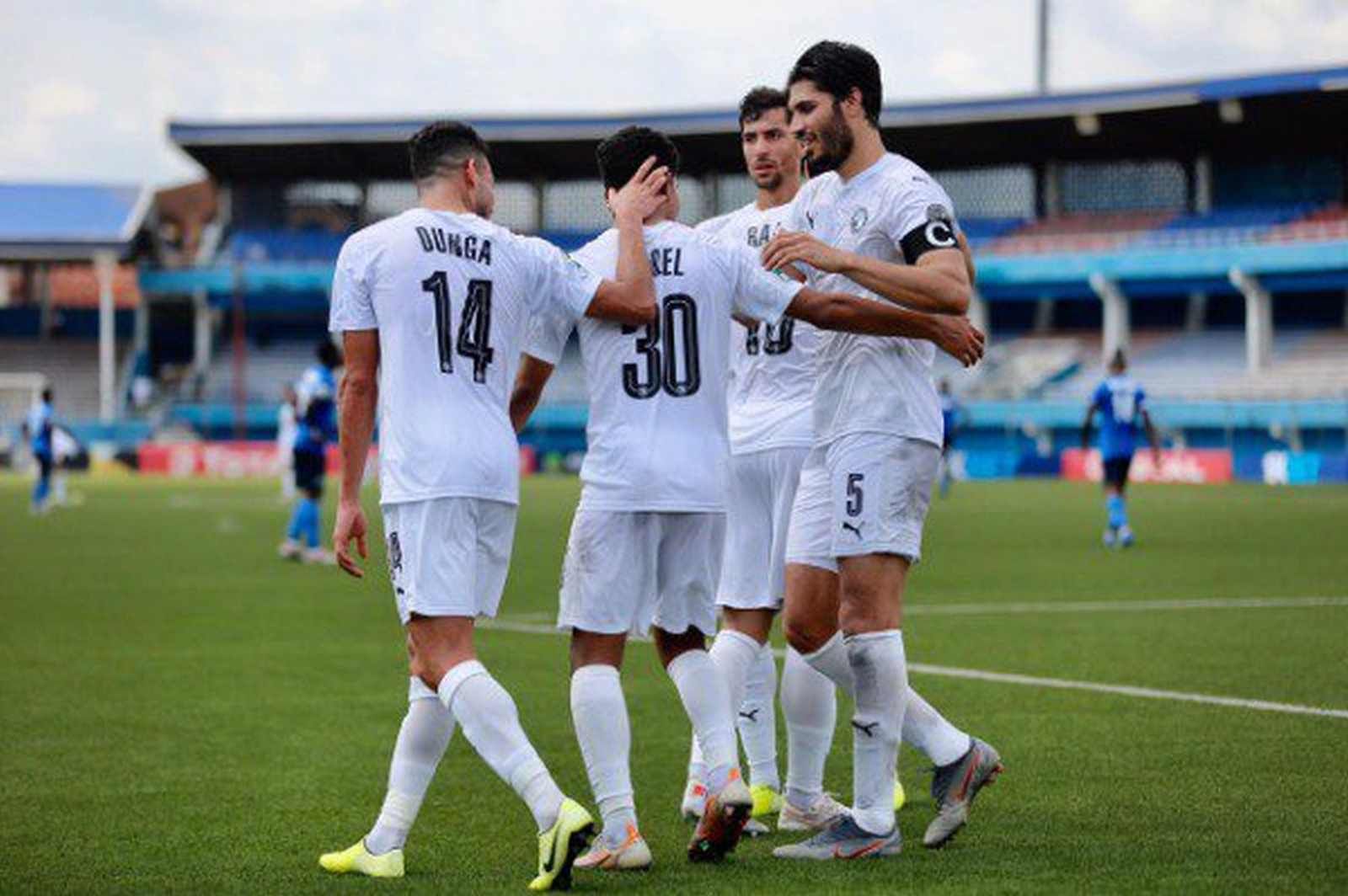 لاعبو بيراميدز