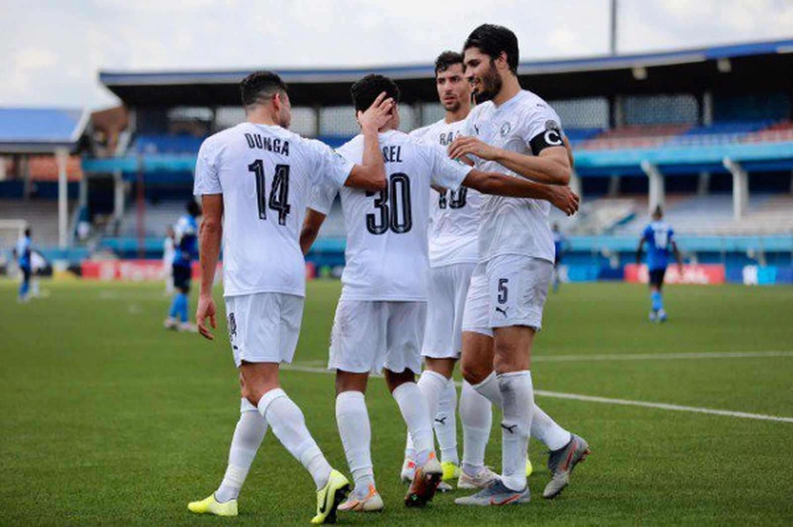 لاعبو بيراميدز