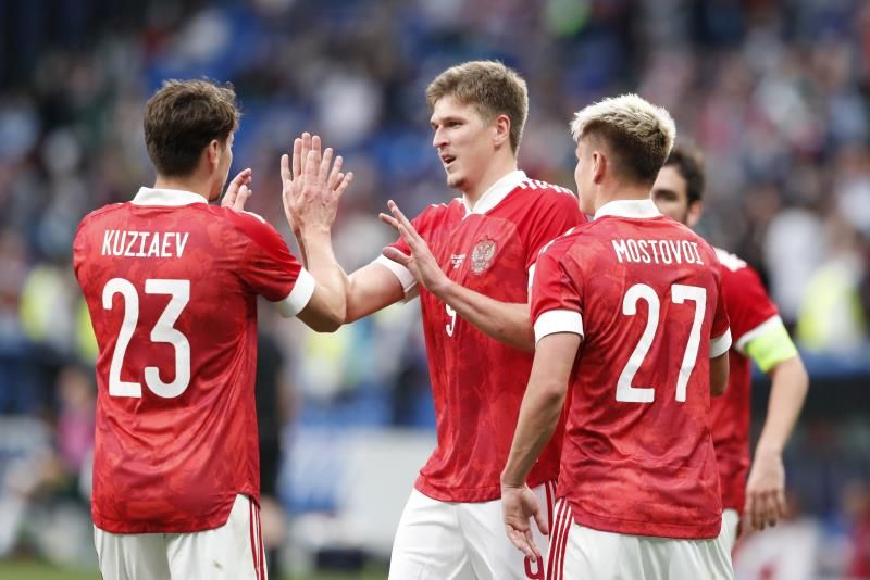 لاعبو منتخب روسيا 