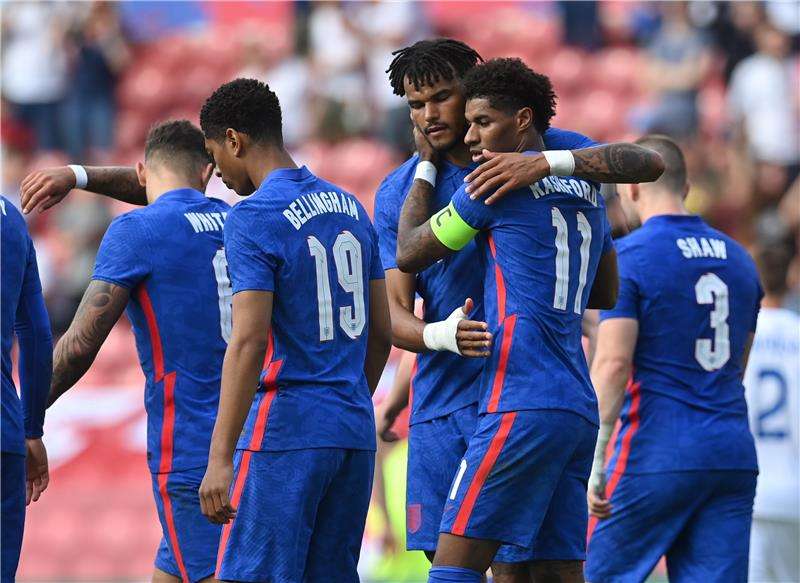 تهنئة راشفورد بالهدف