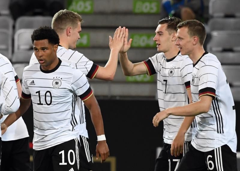 نيوهاوس بقميص ألمانيا