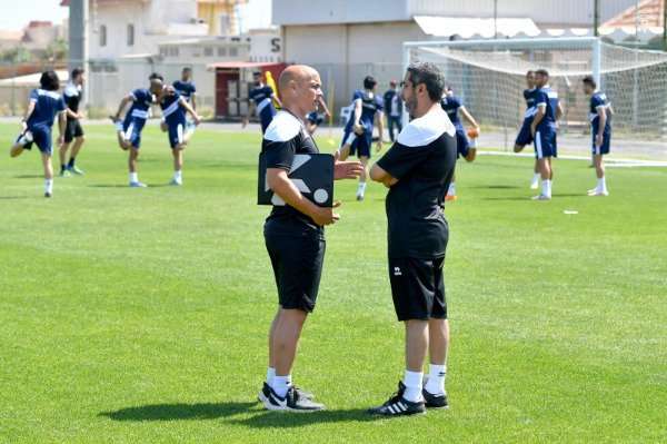 كاراسكو وعناد