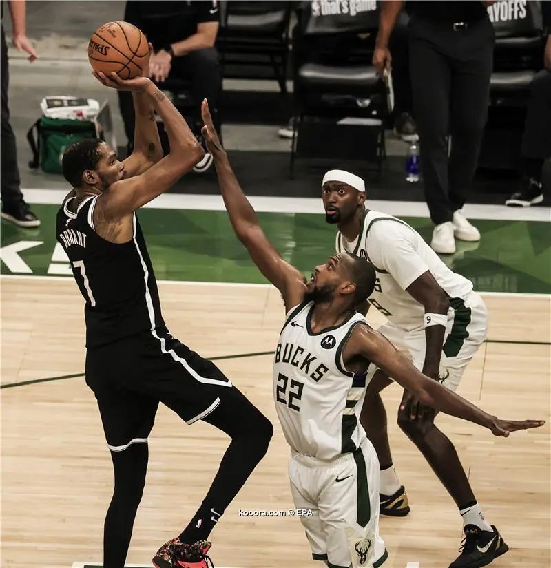 ?i=epa%2fbasketball%2f2021-06%2f2021-06-13-09269215_epa