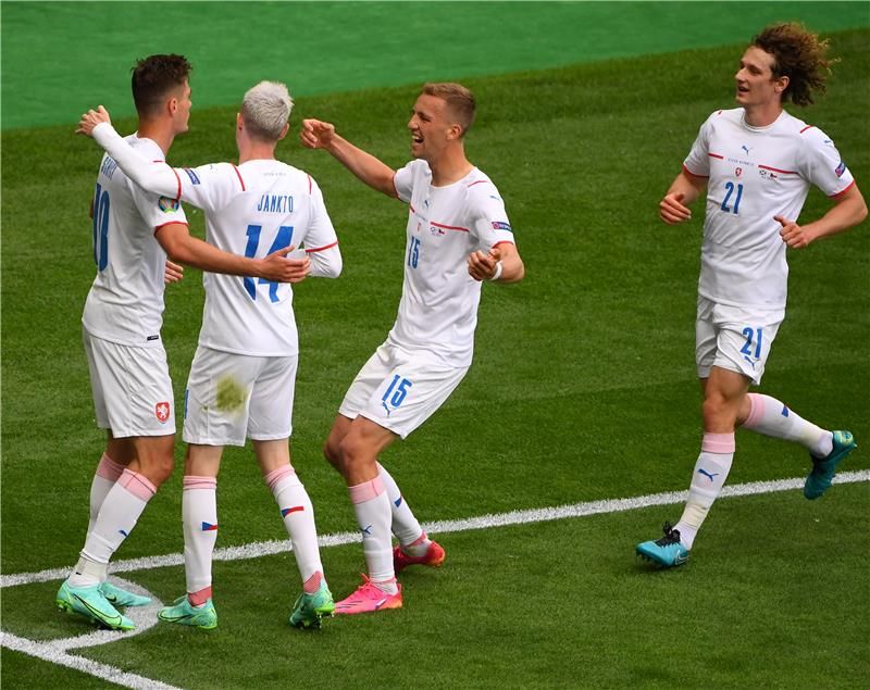 لاعبو التشيك 