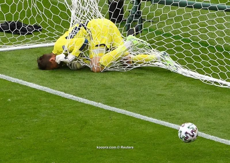 ?i=reuters%2f2021-06-14%2f2021-06-14t153441z_1073538375_up1eh6e13hq7t_rtrmadp_3_soccer-euro-sco-cze-report_reuters