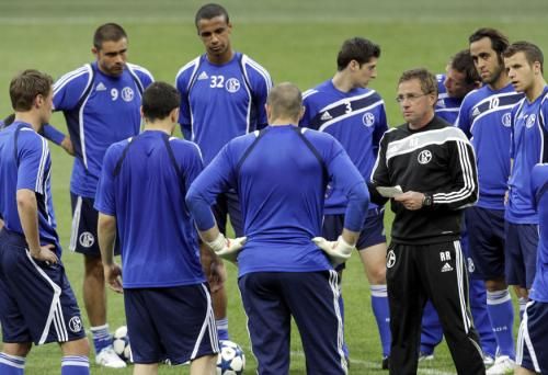 2011-04-042011-04-04t185545z_01_aga214_rtridsp_3_soccer-champions_reuters