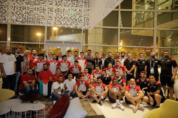 الرجوب مع لاعبي المنتخب الفلسطيني