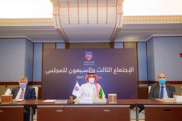 من الاجتماع
