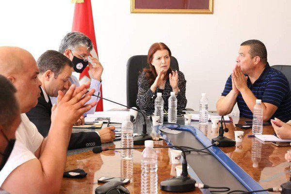 من الاجتماع