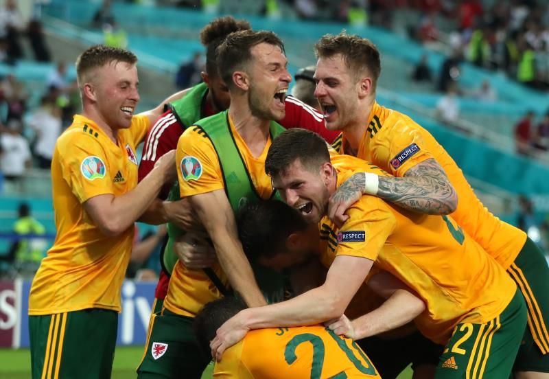 لاعبو منتخب ويلز 