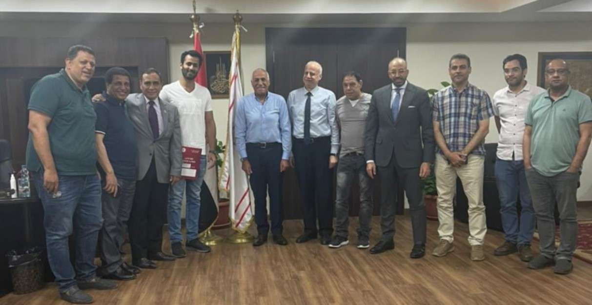 جانب من تقديم الصفقة