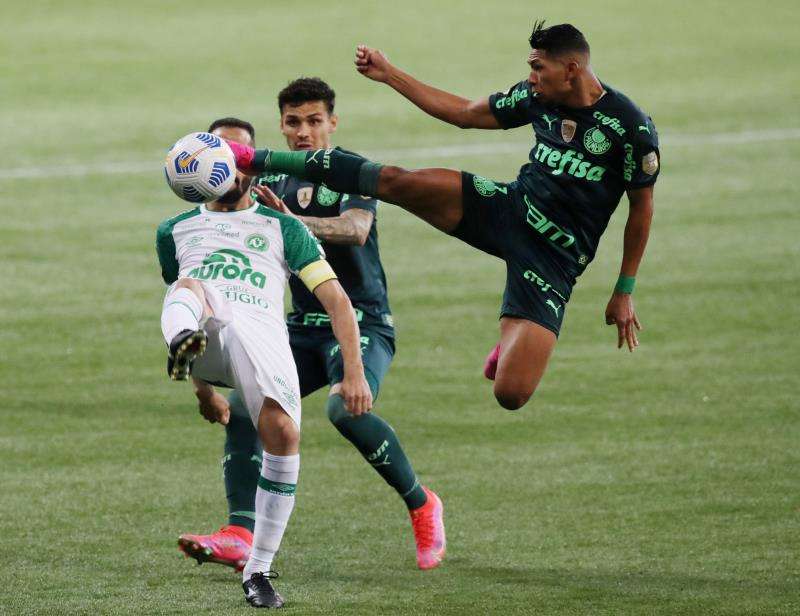 من مباراة بالميراس وجوفينتودي