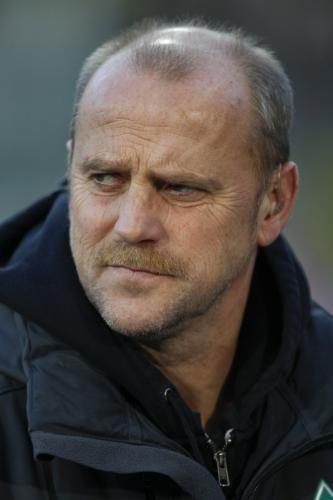 2010-11-28t145427z_01_cha103_rtridsp_3_soccer-germany_reuters