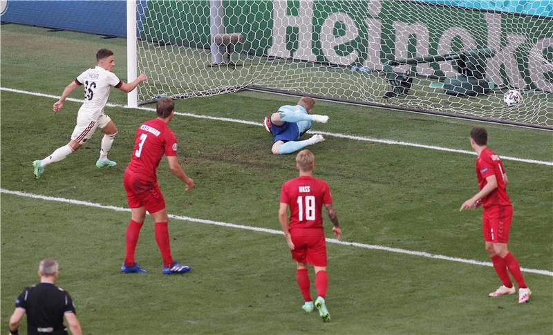 لحظة تسجيل ثورغان هازارد