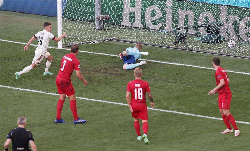 لحظة تسجيل ثورغان هازارد