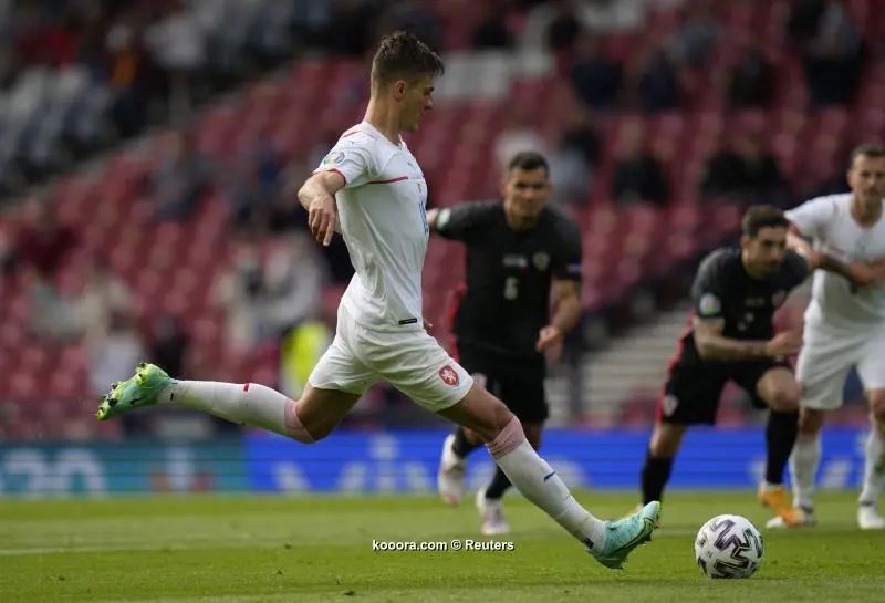?i=reuters%2f2021-06-18%2f2021-06-18t164930z_1508627198_up1eh6i1aqgjx_rtrmadp_3_soccer-euro-cro-cze-report_reuters