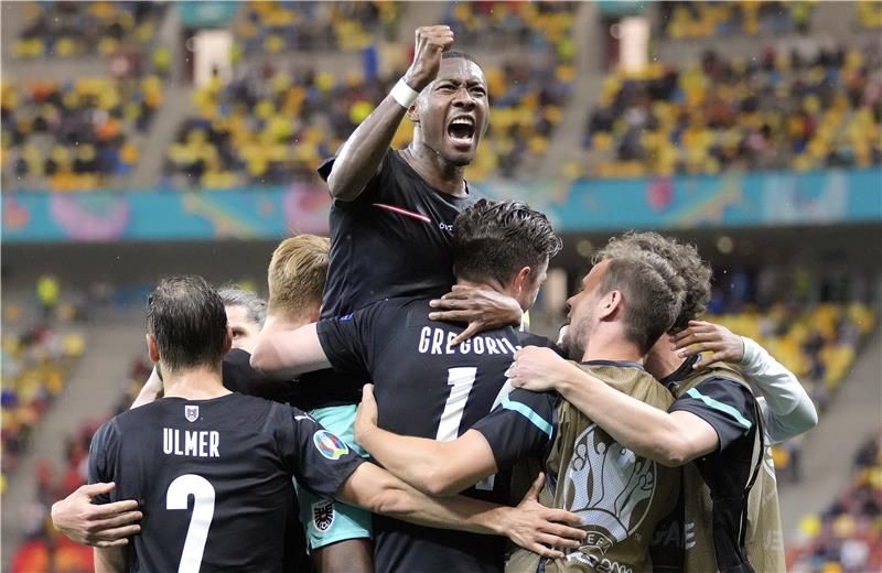 من مباراة النمسا ومقدونيا