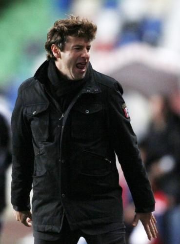 2010-12-04t232742z_01_hgc11_rtridsp_3_soccer-portugal_reuters