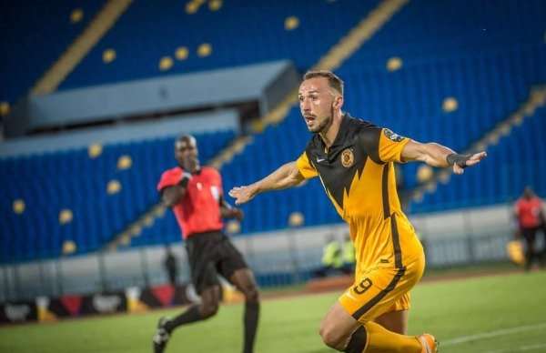 فرحة سمير بهدفه في الوداد