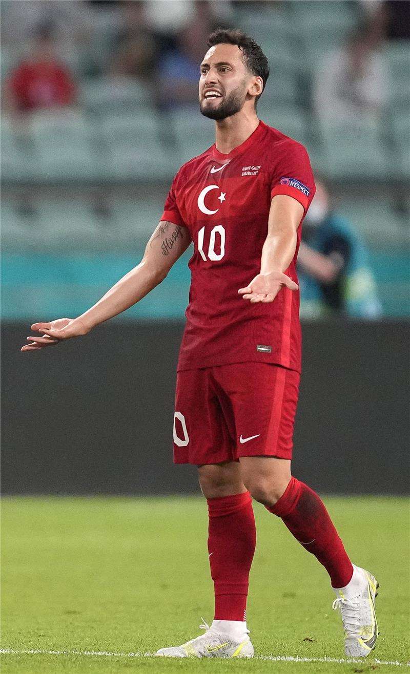 هاكان تشالهانوجلو