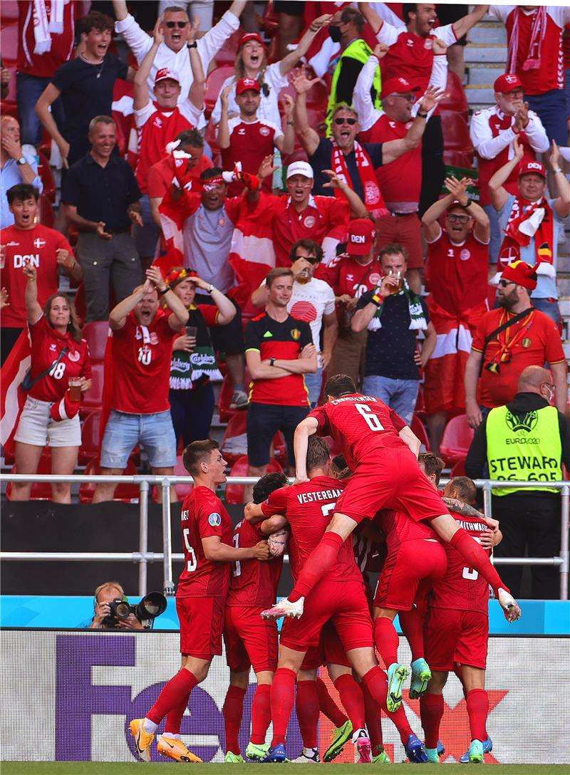 لاعبو منتخب الدانمارك