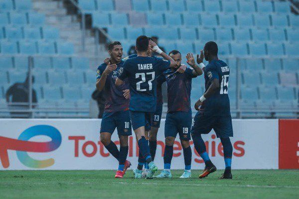 لاعبو الأهلي