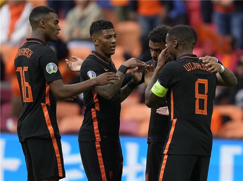 لاعبو هولندا