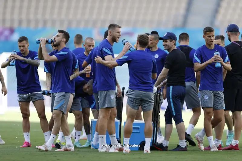 ?i=reuters%2f2021-06-22%2f2021-06-22t172726z_1085293761_up1eh6m1chn7p_rtrmadp_3_soccer-euro-svk-esp-preview_reuters