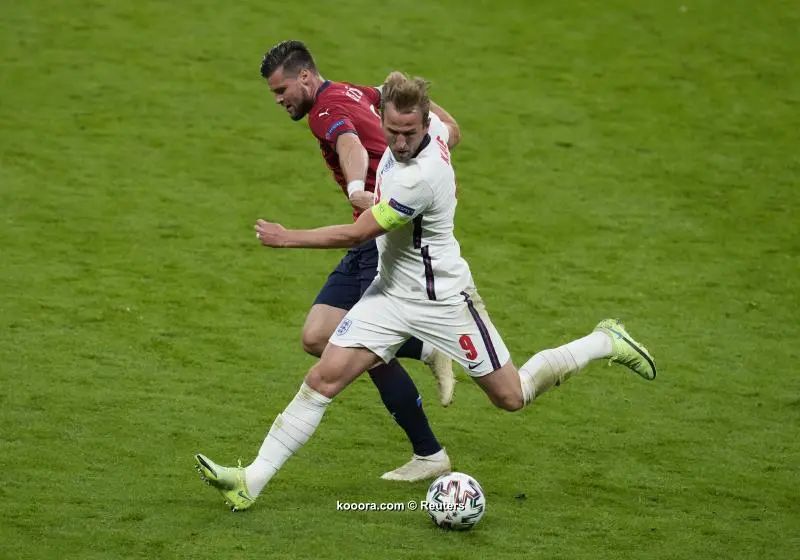 ?i=reuters%2f2021-06-22%2f2021-06-22t202201z_1104077599_up1eh6m1kknnv_rtrmadp_3_soccer-euro-cze-eng-report_reuters