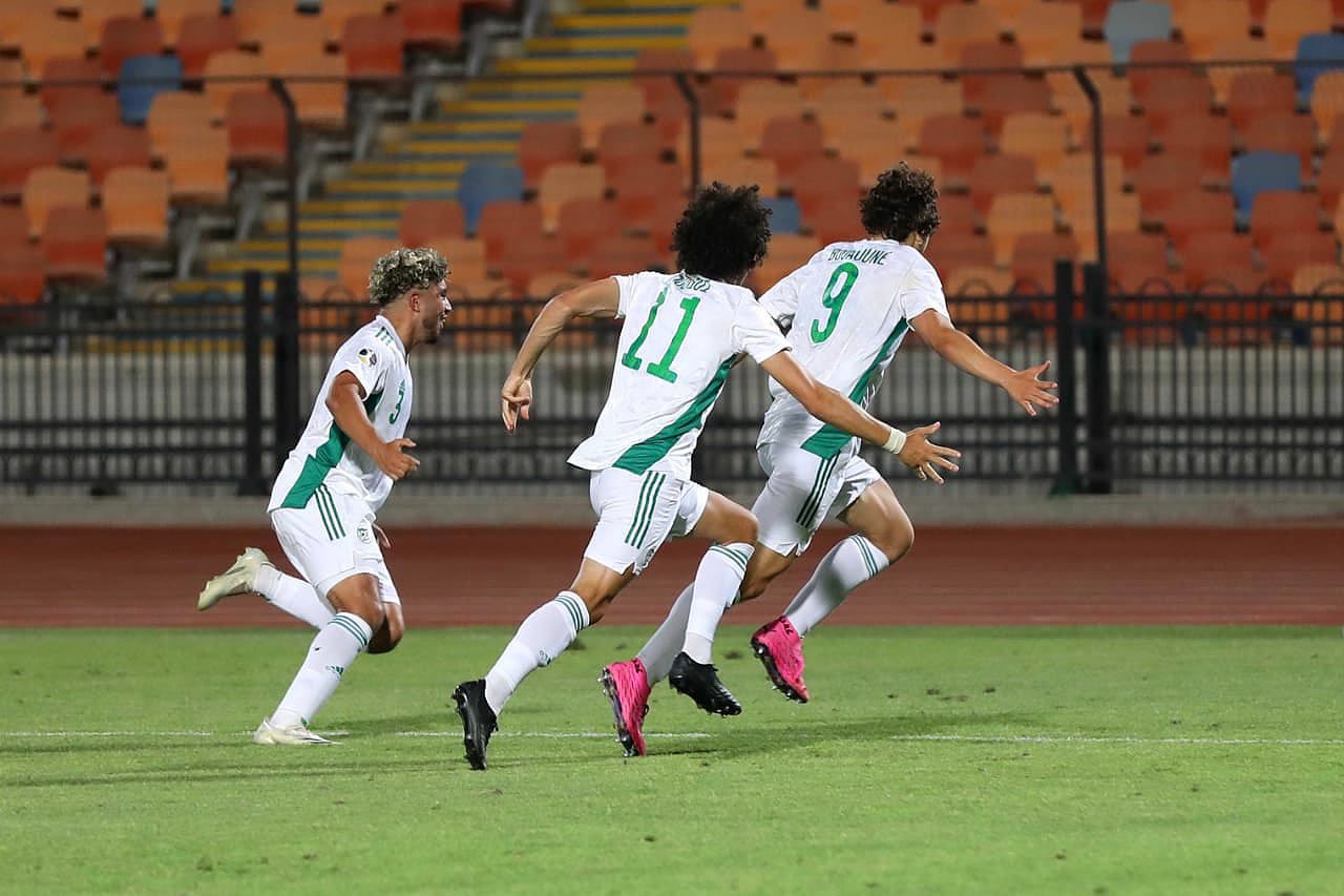 لاعبو الجزائر