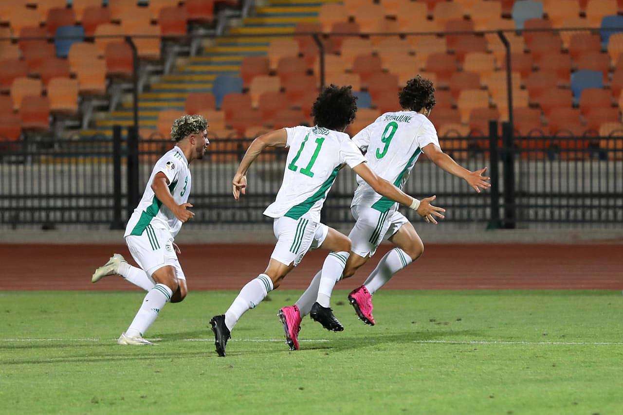 لاعبو الجزائر