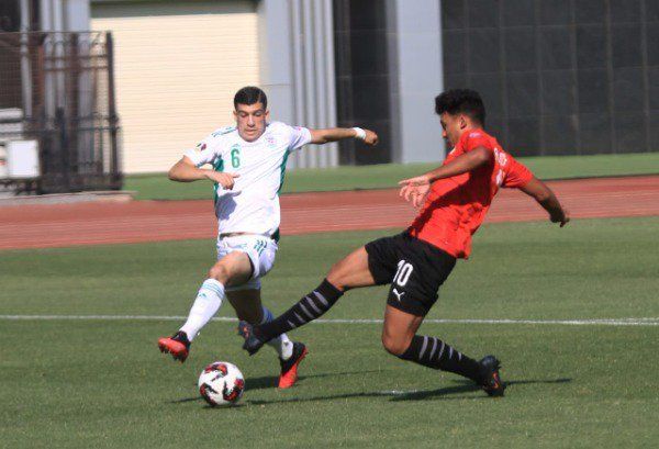 من لقاء منتخب مصر للشباب والجزائر