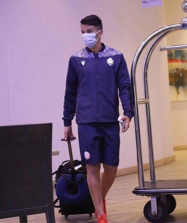 من وصول اللاعبين